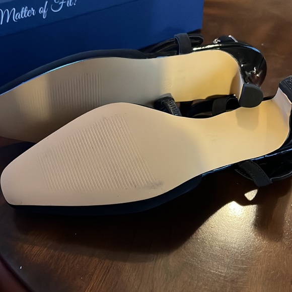 (#133) NWT ladies black heels by Rose Petals/Walking Cradles. Size 6 1/2 medium - Picture 10 of 11